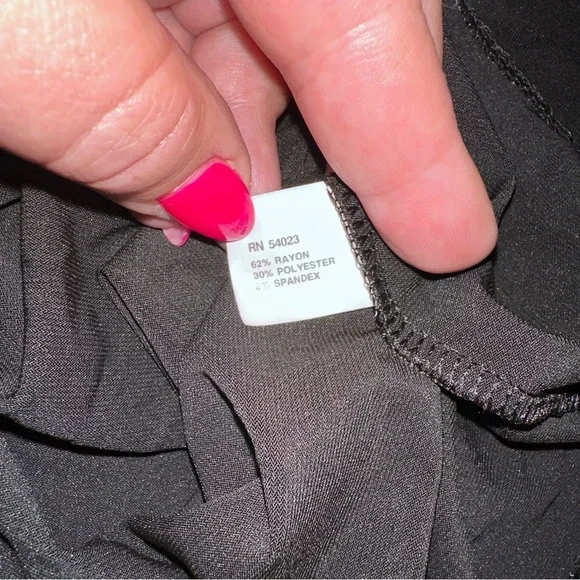 GAP Black Short Sleeve V-Neck Spandex Polyester and Rayon blend top - Picture 5 of 5